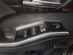 Toyota Crown Venza 2021 2.5L HEV AWD Premium - ფოტო 17