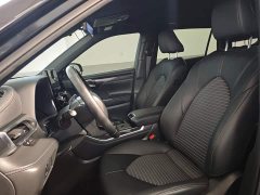 Toyota Crown Venza 2021 2.5L HEV AWD Premium - ფოტო 19