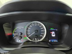 Toyota Corolla Hybrid 1.8H E-CVT Luxury - ფოტო 11