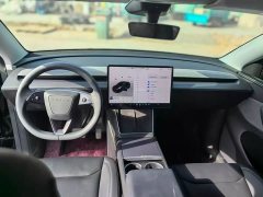 Tesla Model Y Rear-Wheel Drive - ფოტო 2