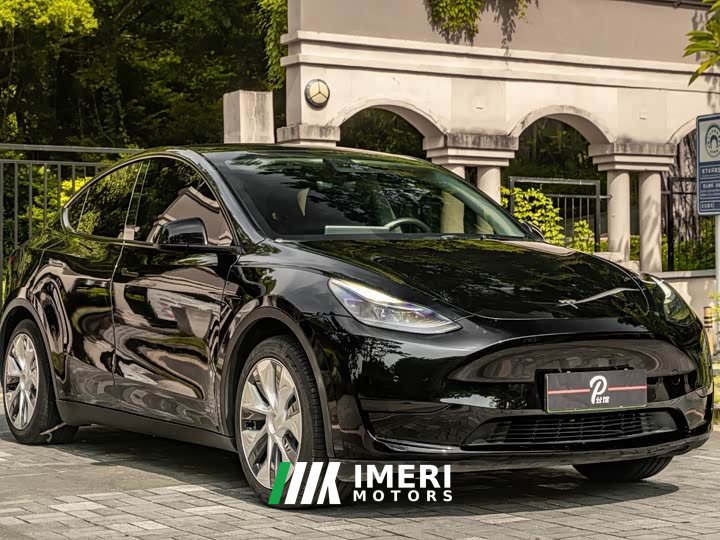 Tesla Model Y Facelift Rear-Wheel Drive