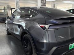 Tesla Model Y Rear-Wheel Drive - ფოტო 9