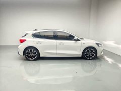 Ford Focus Hatchback EcoBoost 180 Automatic ST Line - ფოტო 14