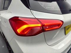 Ford Focus Hatchback EcoBoost 180 Automatic ST Line - ფოტო 6