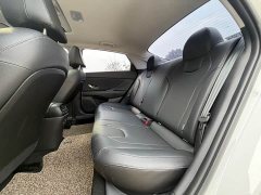 Hyundai Elantra 1.5L CVT Luxury - ფოტო 16