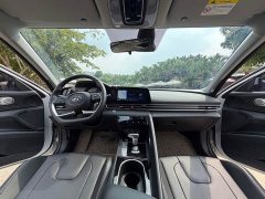 Hyundai Elantra 1.5L CVT Luxury - ფოტო 19