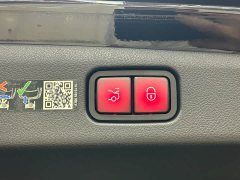 Mercedes-Benz E-Class New Energy 2024 E 350 e L Plug-in Hybrid Sedan - ფოტო 7
