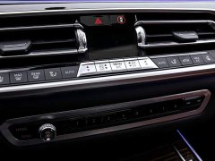 BMW X7 2020 xDrive40i US spec - ფოტო 10