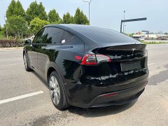 Tesla Model Y Long Range All-Wheel Drive - ფოტო 13