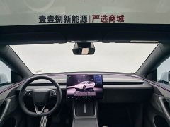 Tesla Model Y L Long Range All-Wheel Drive - ფოტო 3
