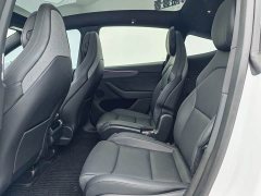 Tesla Model Y L Long Range All-Wheel Drive - ფოტო 5