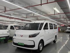 Wuling Yangguang Pro 405km Pure Electric Functional Passenger Vehicle 6-Seater - ფოტო 1