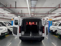 Wuling Yangguang Pro 405km Pure Electric Functional Passenger Vehicle 6-Seater - ფოტო 9