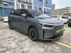 XPeng X9 Extended Range 1602 Ultra - ფოტო 3