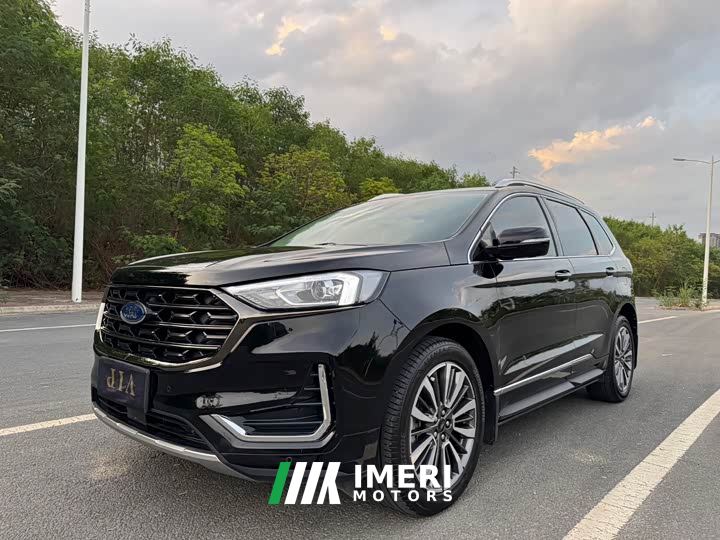 Ford Edge PLUS EcoBoost 245 FWD Premium 7-Seater