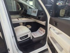 Li Auto Li Xiang MEGA Ultra - ფოტო 10