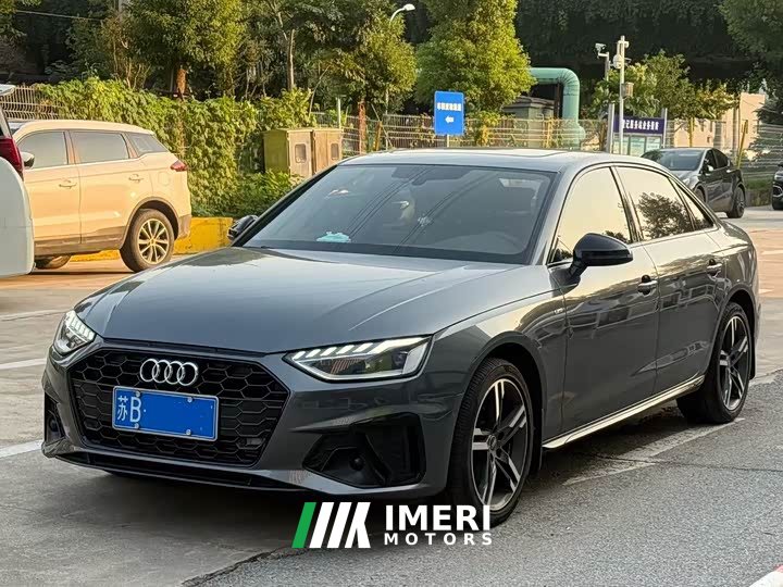 Audi A4L 40 TFSI Luxury Dynamic