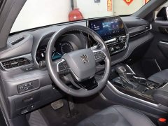 Toyota Crown Venza 2021 2.5L HEV AWD Premium - ფოტო 10