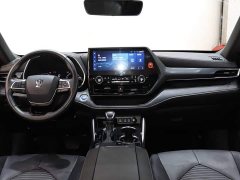 Toyota Crown Venza 2021 2.5L HEV AWD Premium - ფოტო 13