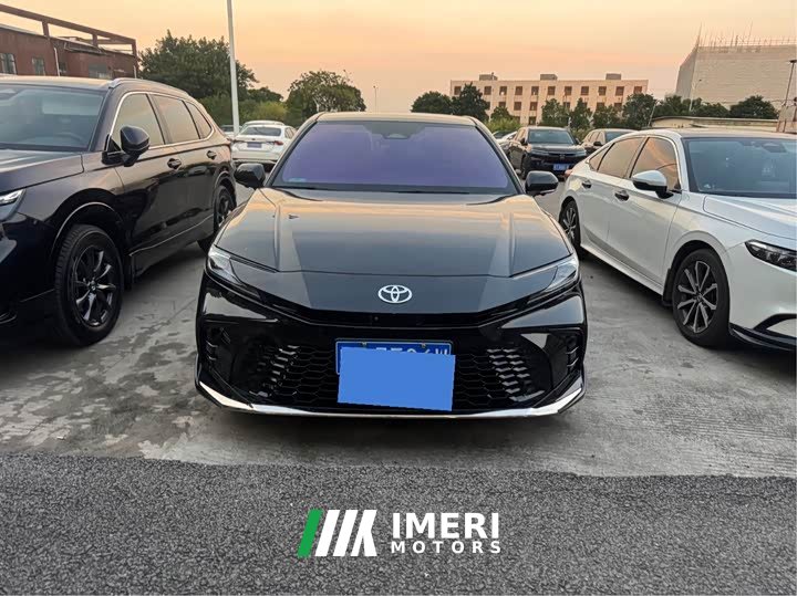 Toyota Camry 2026 Dual-Engine 2.0HXS Sports Plus Edition - ავტომობილი ჩინეთიდან