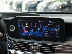 Lexus LS 500h Premium - ფოტო 16