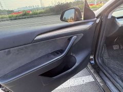 Tesla Model Y Standard Range RWD - ფოტო 17