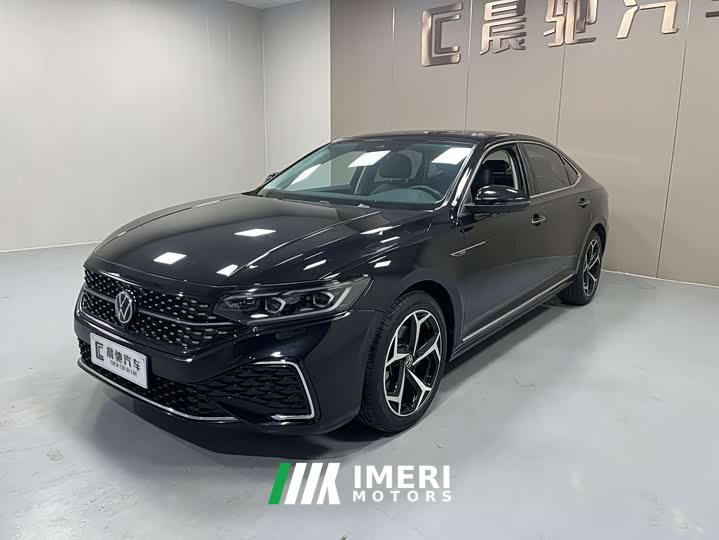 Volkswagen Passat 330TSI Starry Sky Luxury Edition - ავტომობილი ჩინეთიდან