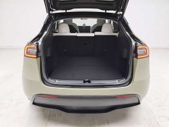 Tesla Model Y Standard Range RWD - ფოტო 11