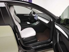 Tesla Model Y Standard Range RWD - ფოტო 12