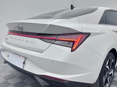 Hyundai Elantra 2022 1.5L CVT Luxury - ფოტო 9
