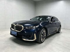 BMW 5 Series 530Li Luxury Edition Premium Package - ფოტო 1