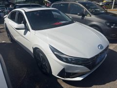 Hyundai Elantra 2022 1.5L CVT Luxury - ფოტო 3
