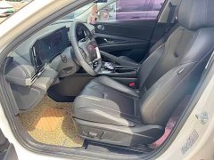 Hyundai Elantra 2022 1.5L CVT Luxury - ფოტო 5