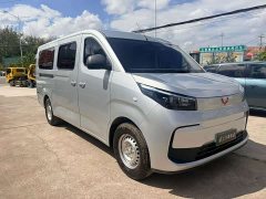 Wuling Yangguang Pro 405km Pure Electric Functional Passenger Vehicle 6-Seater - ფოტო 1