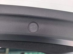 Tesla Model Y Rear-Wheel Drive - ფოტო 16