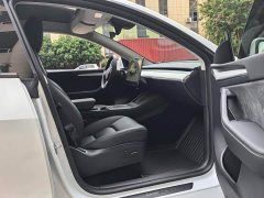 Tesla Model Y Rear-Wheel Drive - ფოტო 17