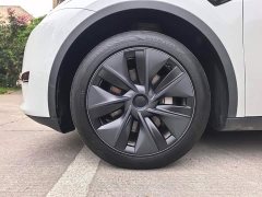 Tesla Model Y Rear-Wheel Drive - ფოტო 19