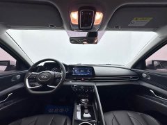 Hyundai Elantra 1.5L CVT Luxury - ფოტო 11
