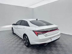 Hyundai Elantra 1.5L CVT Luxury - ფოტო 4