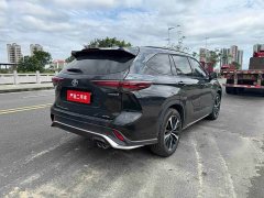 Toyota Crown Venza 2.5L HEV AWD Premium - ფოტო 4