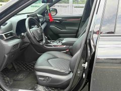Toyota Crown Venza 2.5L HEV AWD Premium - ფოტო 7