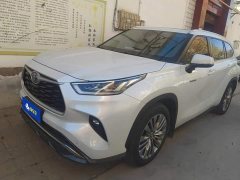 Toyota Highlander Hybrid 2.5L AWD Premium 7-Seater - ფოტო 1
