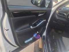 Toyota Highlander Hybrid 2.5L AWD Premium 7-Seater - ფოტო 7