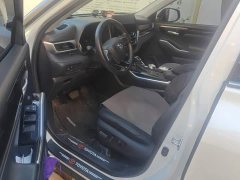 Toyota Highlander Hybrid 2.5L AWD Premium 7-Seater - ფოტო 9