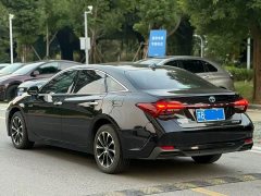 Toyota Avalon Hybrid 2.5L Luxury - ფოტო 4