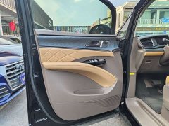 Denza D9 DM-i 945 Executive Edition - ფოტო 10