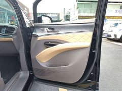 Denza D9 DM-i 945 Executive Edition - ფოტო 15