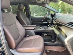 Toyota Grevias 2.5L Hybrid Flagship VIP Edition - ფოტო 14