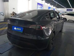 Tesla Model Y Rear-Wheel Drive - ფოტო 3