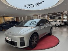 Li Auto i6 Four-Wheel Drive Standard Edition - ფოტო 1